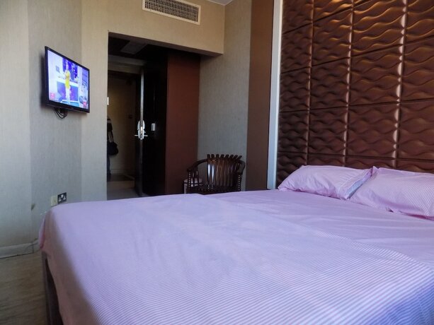 Imagen de la habitación del Hotel Freedom City. Foto 18