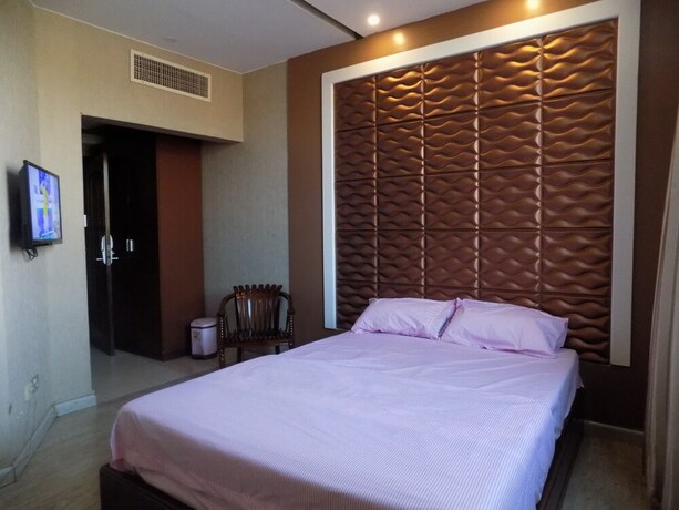 Imagen de la habitación del Hotel Freedom City. Foto 22