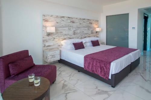 Imagen de la habitación del Hotel Freij Hotel & Resort. Foto 3