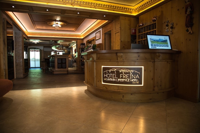Imagen de los interiores del Hotel Freina. Foto 19