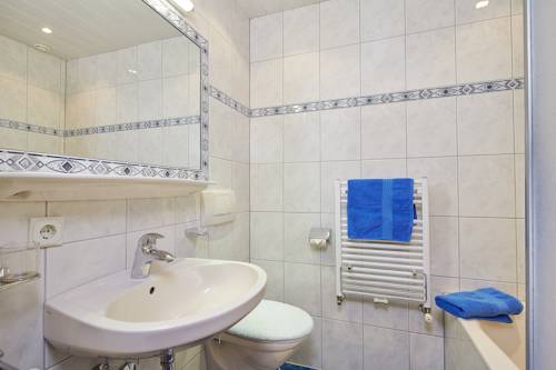 Imagen de la habitación del Hotel Fremdenpension Alpenruhe. Foto 5