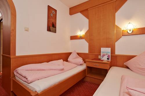 Imagen de la habitación del Hotel Fremdenpension Alpenruhe. Foto 6