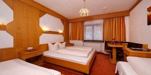 Imagen de la habitación del Hotel Fremdenpension Alpenruhe. Foto 11