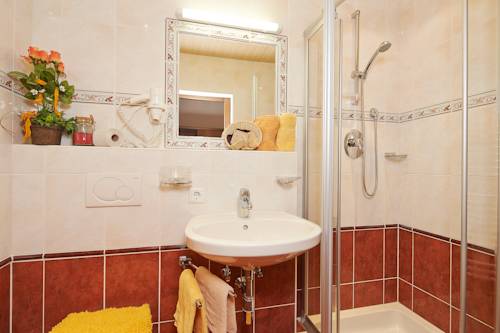 Imagen de la habitación del Hotel Fremdenpension Alpenruhe. Foto 12