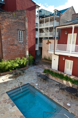 Imagen de la piscina del Hotel French Market Inn. Foto 11