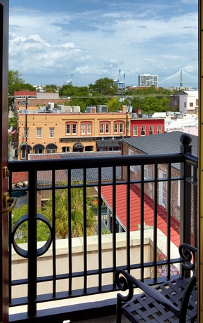 Imagen de la habitación del Hotel French Quarter Inn, Charleston. Foto 2