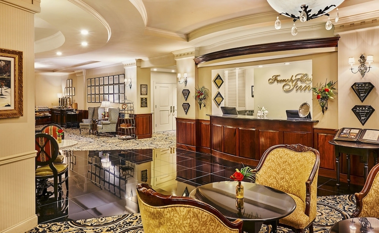 Imagen de los interiores del Hotel French Quarter Inn, Charleston. Foto 17