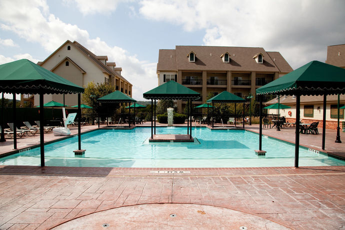 Imagen de los interiores del Hotel French Quarter Resort By Spinnaker Resorts. Foto 10