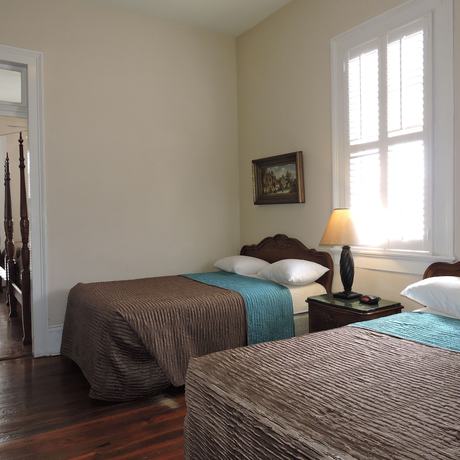 Imagen de la habitación del Hotel French Quarter Suites. Foto 11