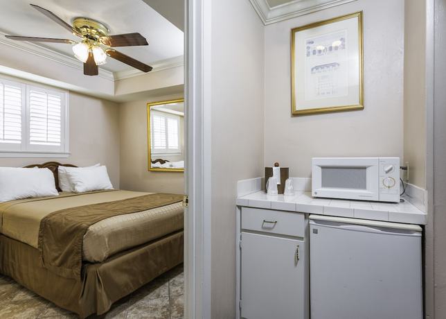 Imagen de la habitación del Hotel French Quarter Suites. Foto 17