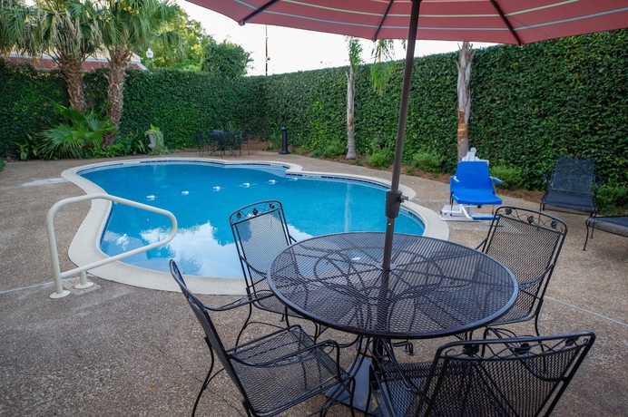 Imagen de la piscina del Hotel Frenchmen Orleans At 519, Ascend Collection. Foto 17