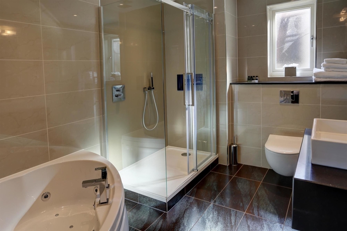 Imagen de la habitación del Hotel Frensham Pond Country House and Spa. Foto 11