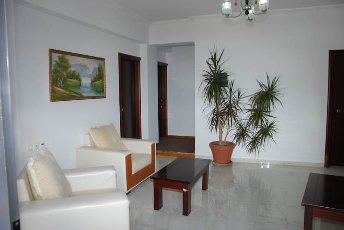 Imagen de los interiores del Hotel Freskia, Gjasht&euml;. Foto 20