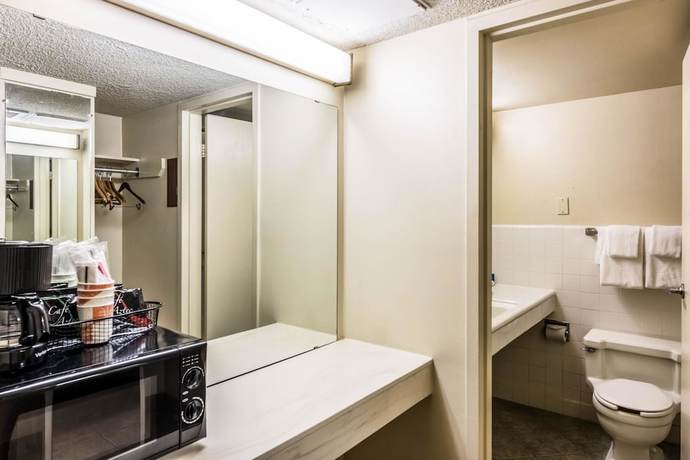 Imagen de la habitación del Hotel Fresno City Inn. Foto 8