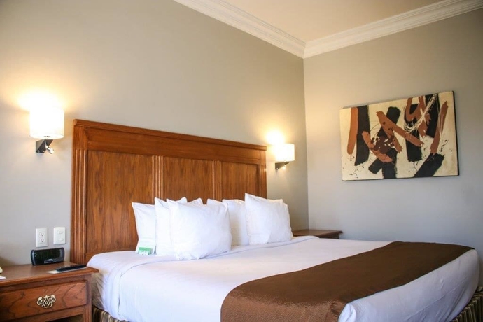 Imagen de la habitación del Hotel Fresno Galerías. Foto 4