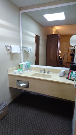 Imagen de la habitación del Hotel Fresno Galerías. Foto 11