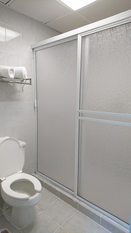 Imagen de la habitación del Hotel Fresno Galerías. Foto 12