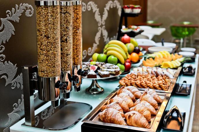 Imagen del bar/restaurante del Hotel Friday. Foto 2