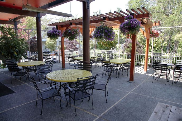 Imagen del bar/restaurante del Hotel Friday Harbor Suites. Foto 2