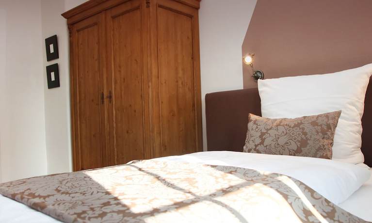 Imagen de la habitación del Hotel Friedrichs. Foto 15