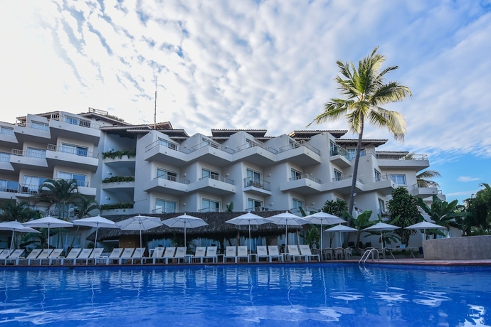 Imagen de la piscina del Hotel Friendly Fun Vallarta Different Experiences. Foto 19