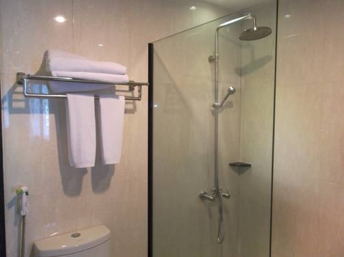 Imagen de la habitación del Hotel Friendlytel. Foto 27