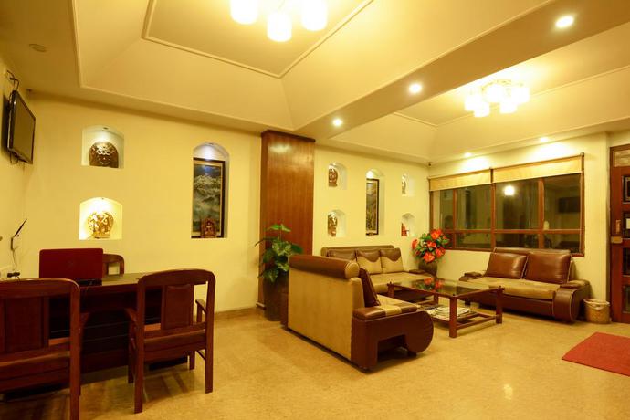 Imagen de los interiores del Hotel Friend's Home. Foto 10