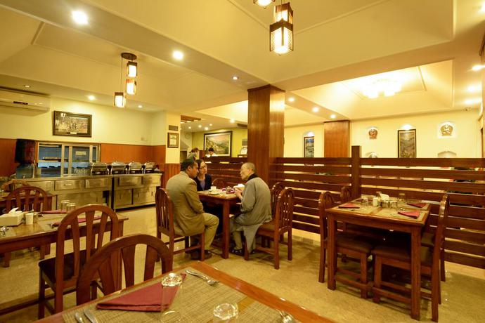 Imagen de los interiores del Hotel Friend's Home. Foto 11