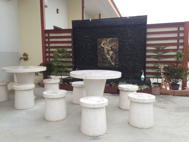 Imagen de los exteriores del Hotel Friend's House Resort. Foto 17