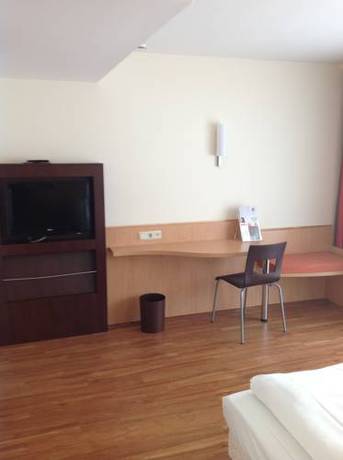 Imagen de la habitación del Hotel Friends Saarbr&uuml;cken. Foto 9