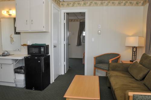 Imagen general del Hotel Friendship Oceanfront Suites. Foto 1