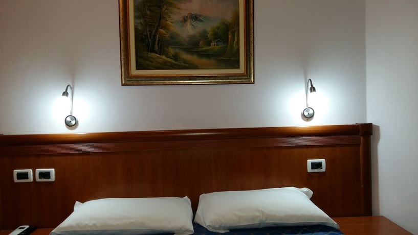 Imagen de la habitación del Hotel Friendship Place. Foto 6