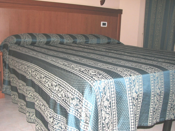 Imagen de la habitación del Hotel Friendship Place. Foto 7