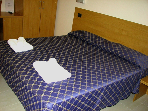 Imagen de la habitación del Hotel Friendship Place. Foto 9