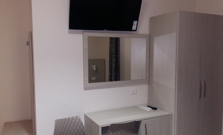 Imagen de la habitación del Hotel Friendship Place. Foto 15