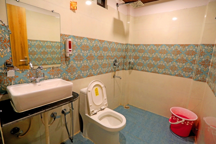 Imagen de la habitación del Hotel Friendz Adda Resort. Foto 11