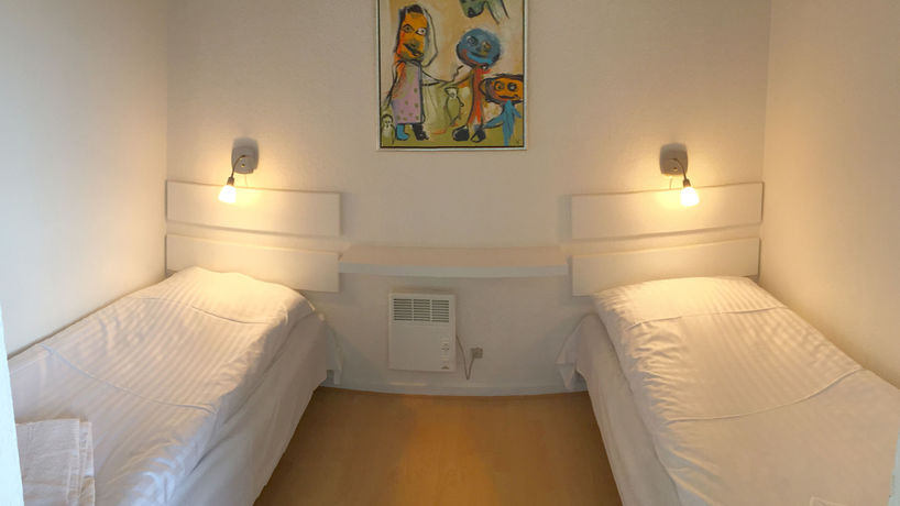 Imagen de la piscina del Hotel Friheden. Foto 15