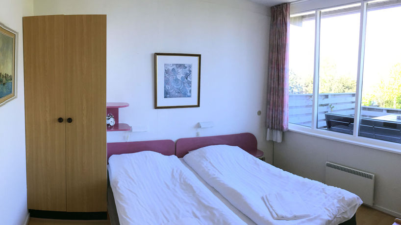 Imagen de la piscina del Hotel Friheden. Foto 16