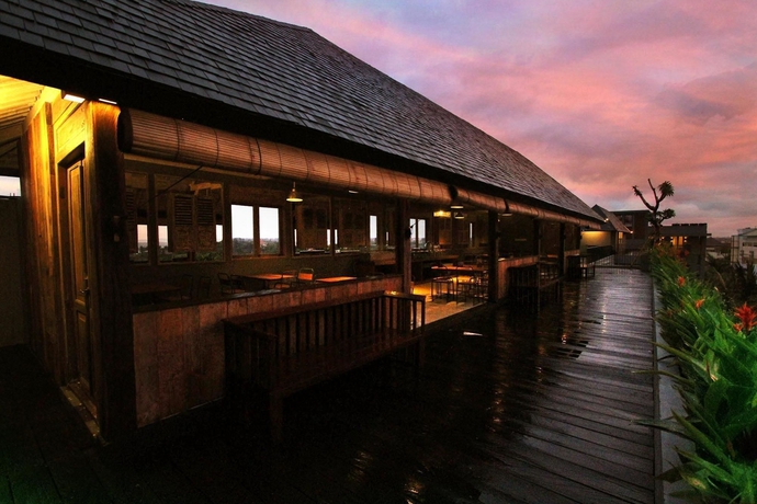 Imagen del bar/restaurante del Hotel Frii Bali Echo Beach. Foto 3