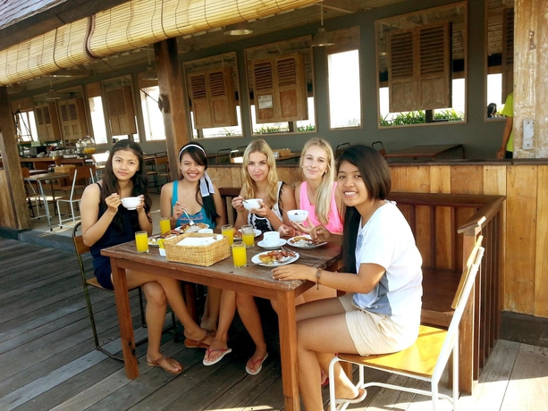 Imagen del bar/restaurante del Hotel Frii Bali Echo Beach. Foto 5