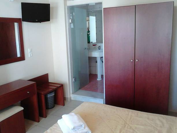 Imagen de la habitación del Hotel Frini, Nauplia. Foto 17