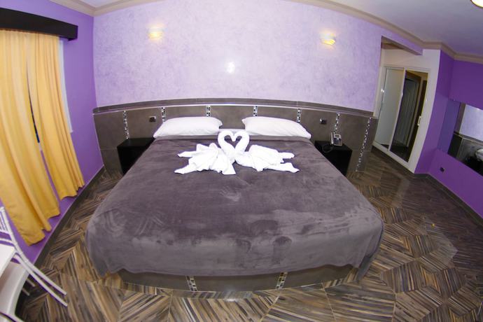 Imagen de la habitación del Hotel FrioHot. Foto 3
