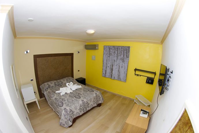 Imagen de la habitación del Hotel FrioHot. Foto 7
