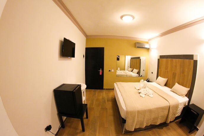 Imagen de la habitación del Hotel FrioHot. Foto 9
