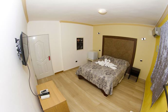 Imagen de la habitación del Hotel FrioHot. Foto 13