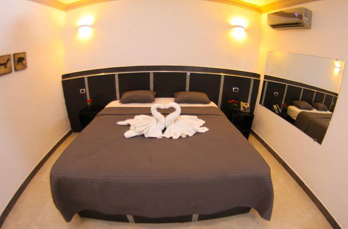 Imagen de la habitación del Hotel FrioHot. Foto 15