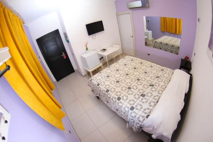 Imagen de la habitación del Hotel FrioHot. Foto 17