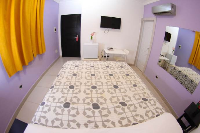 Imagen de la habitación del Hotel FrioHot. Foto 18