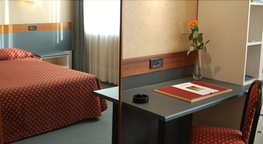 Imagen de la habitación del Hotel Friuli. Foto 13