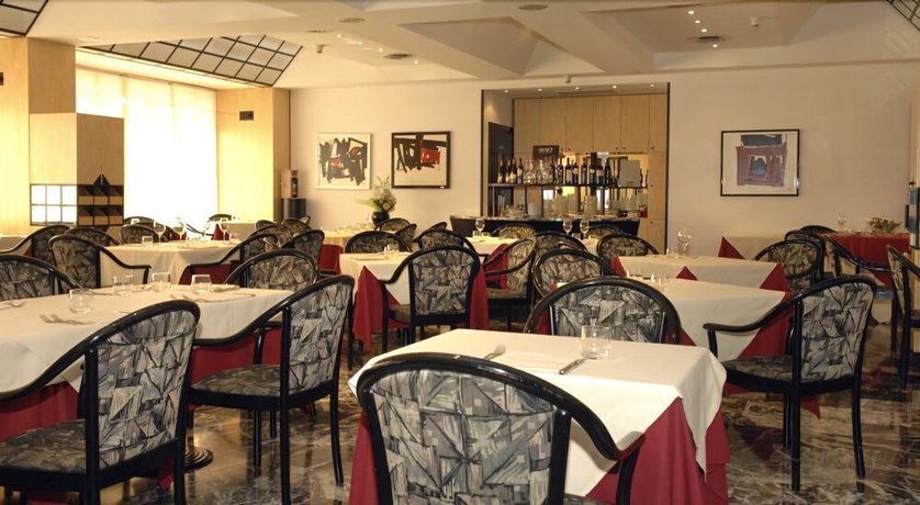 Imagen del bar/restaurante del Hotel Friuli. Foto 5